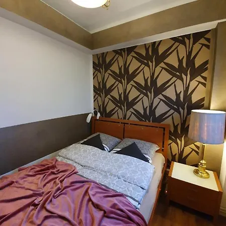 Center - 24 H Contactless Self Check-in, No Smoking, Free Bottled Water, Coffee And Tea *